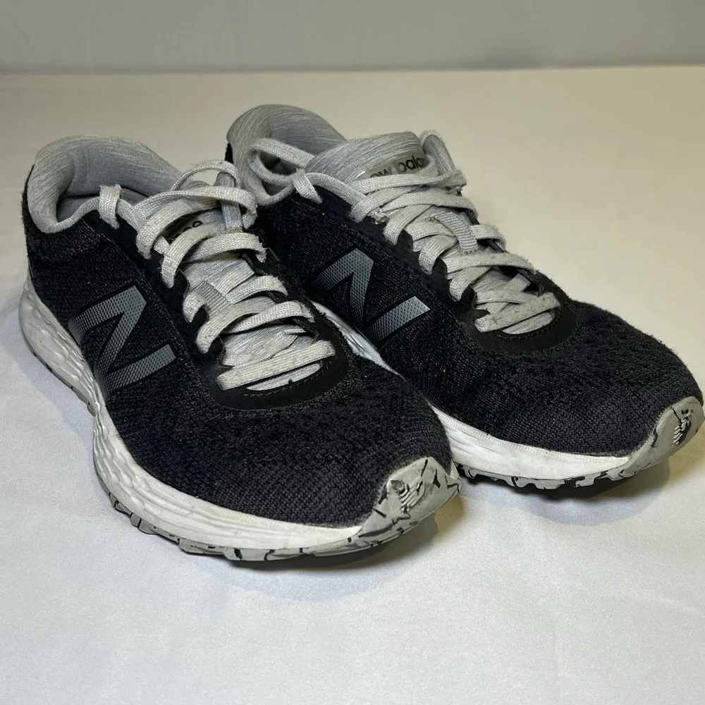New Balance fresh foam WARISRB1 Size 6.5 womens gray sneaker low top